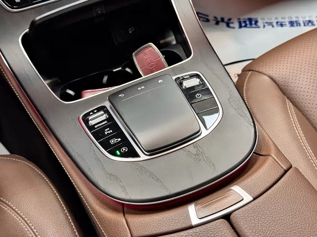 Mercedes-Benz E-Class 2021 — фото 16