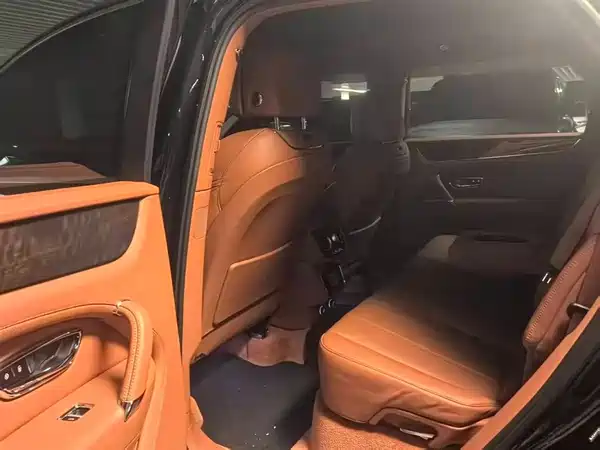Bentley Bentayga Plug-In Hybrid 2019