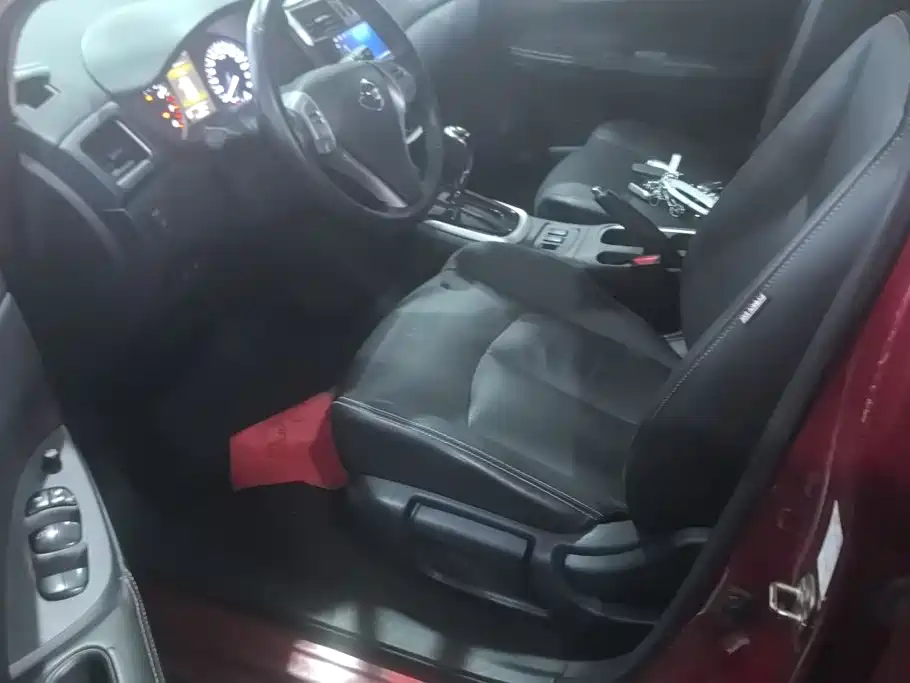 Nissan Tiida 2018 — фото 9