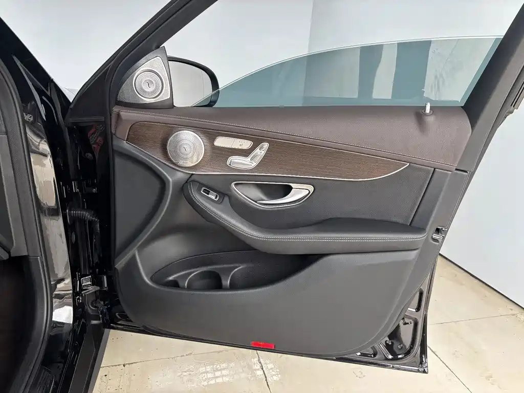Mercedes-Benz GLC 2023 — фото 25