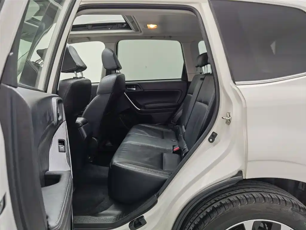 Subaru Forester 2016 — фото 15