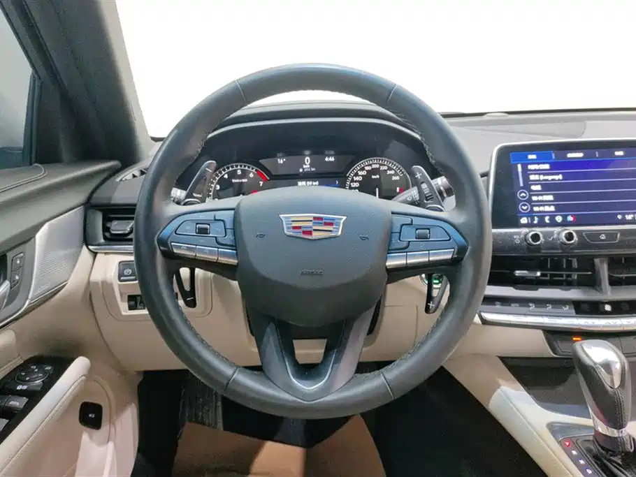 Cadillac CT4 2023 — фото 15