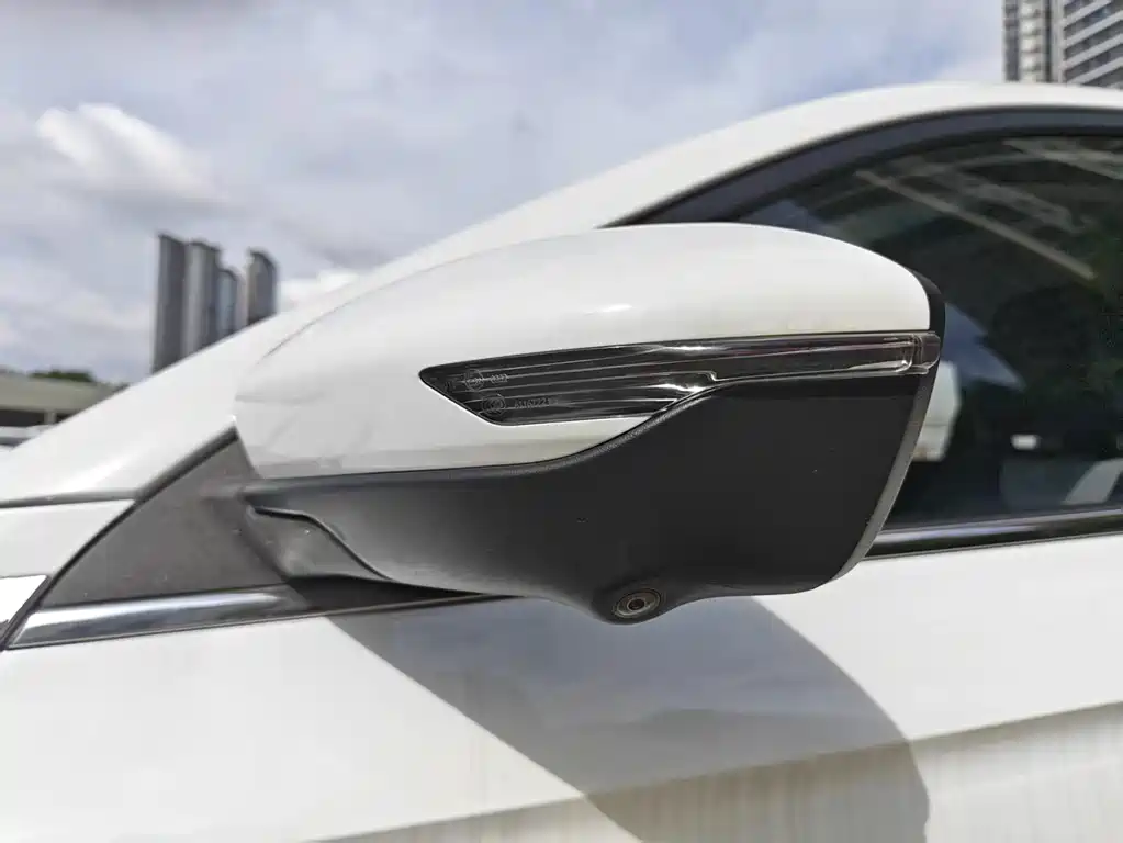 Geely Emgrand 2021 — фото 10