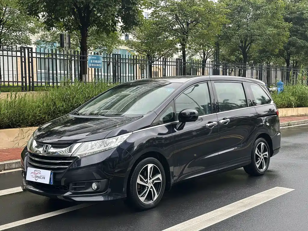 Honda Odyssey 2017 — фото 1