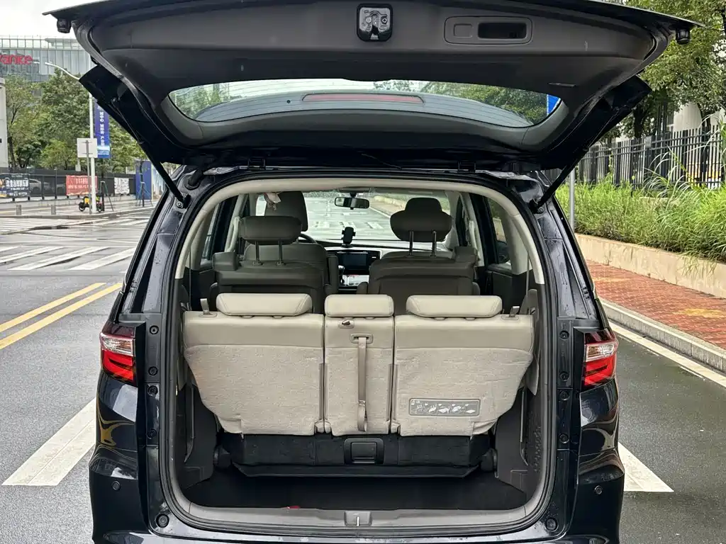 Honda Odyssey 2017 — фото 11