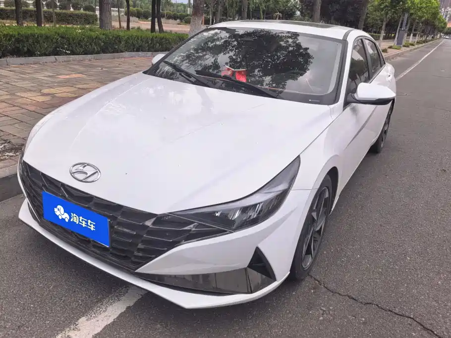 Hyundai Elantra 2023