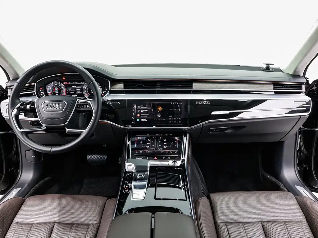 Audi A8 2021 — фото 17