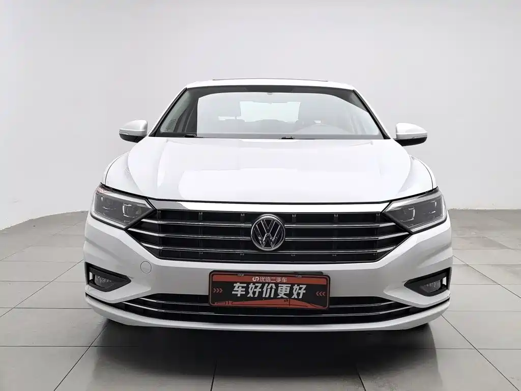 Volkswagen Sagitar 2019