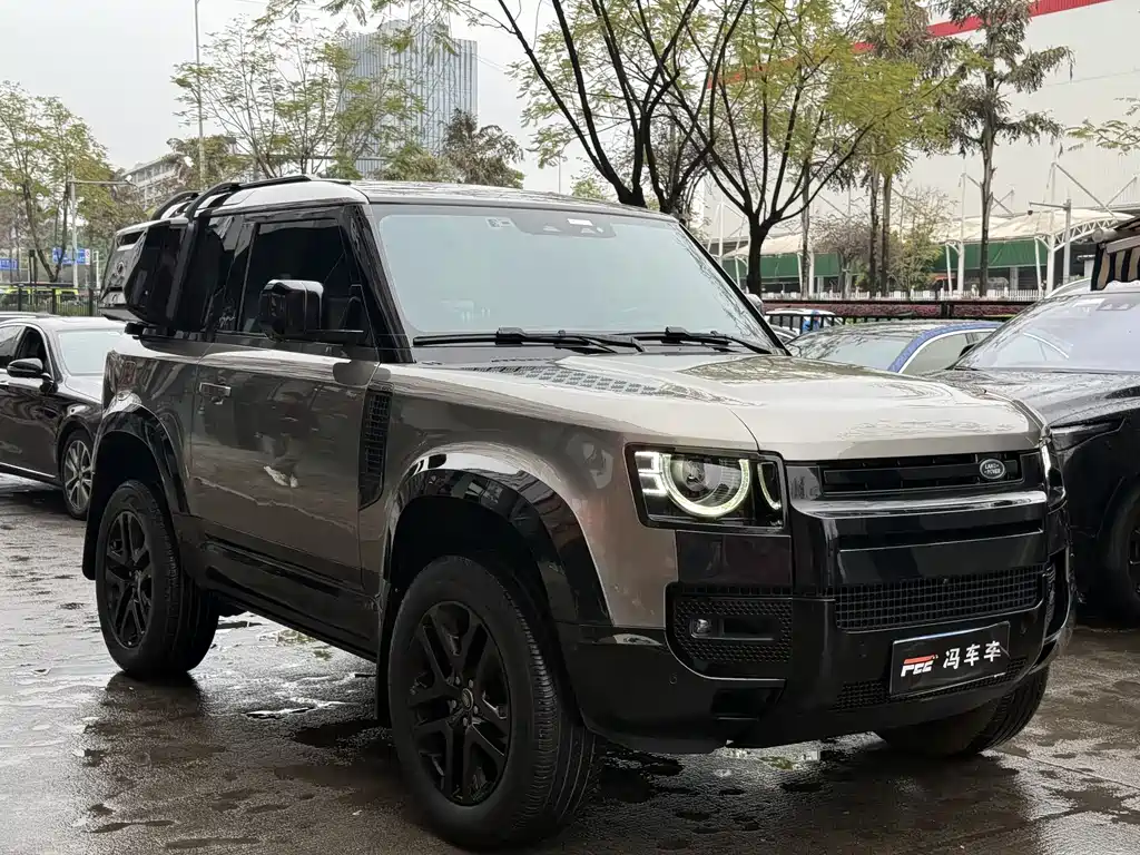 Land Rover Defender 2023 — фото 1