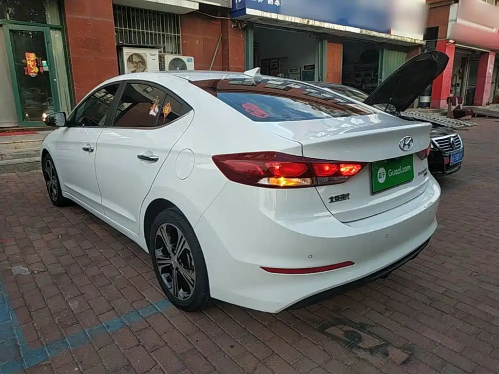 Hyundai Elantra 2018