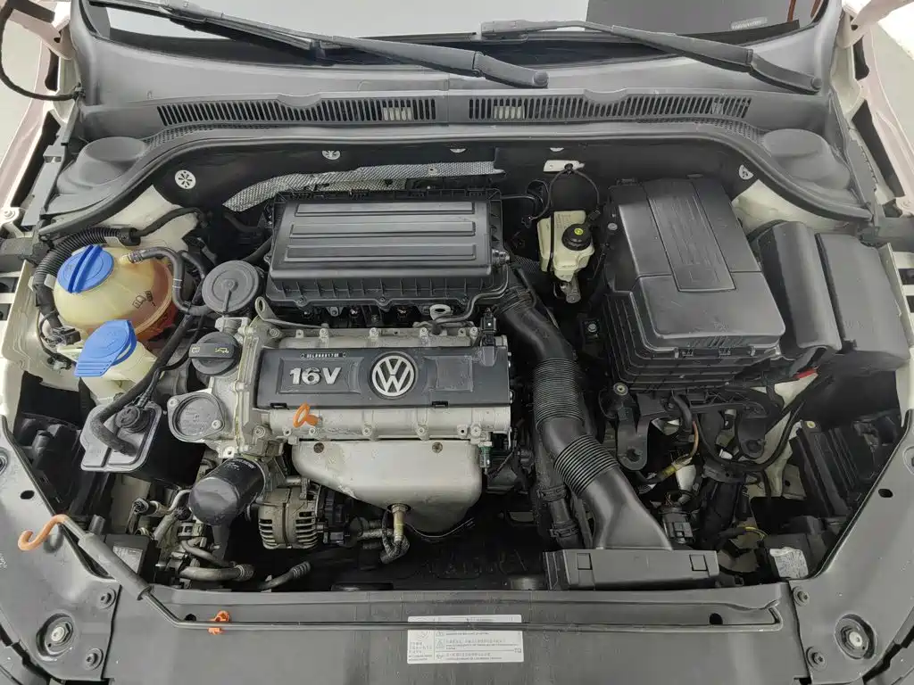 Volkswagen Sagitar 2015