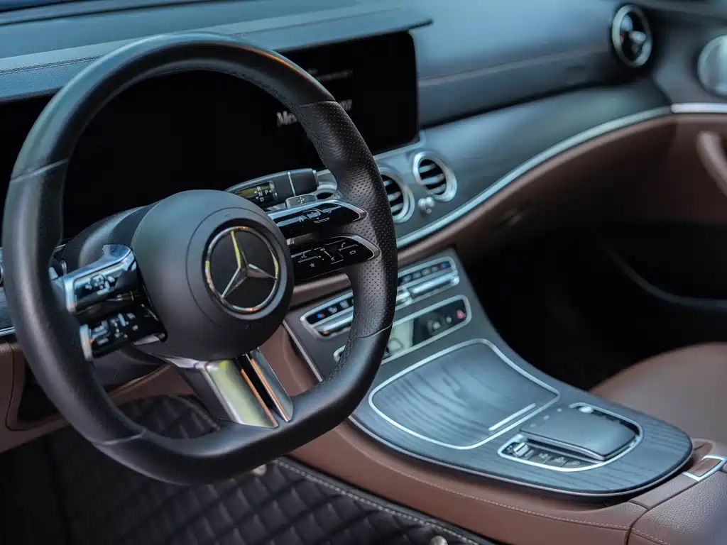 Mercedes-Benz E-Class 2021 — фото 18