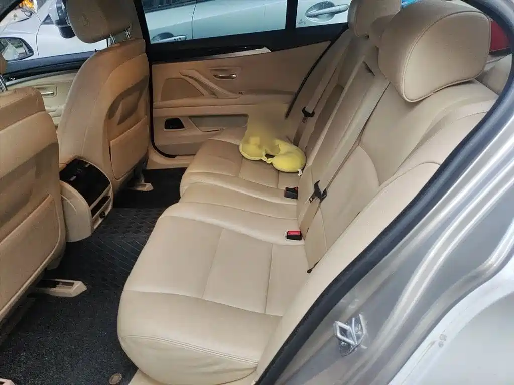 BMW 5 Series 2015 — фото 15