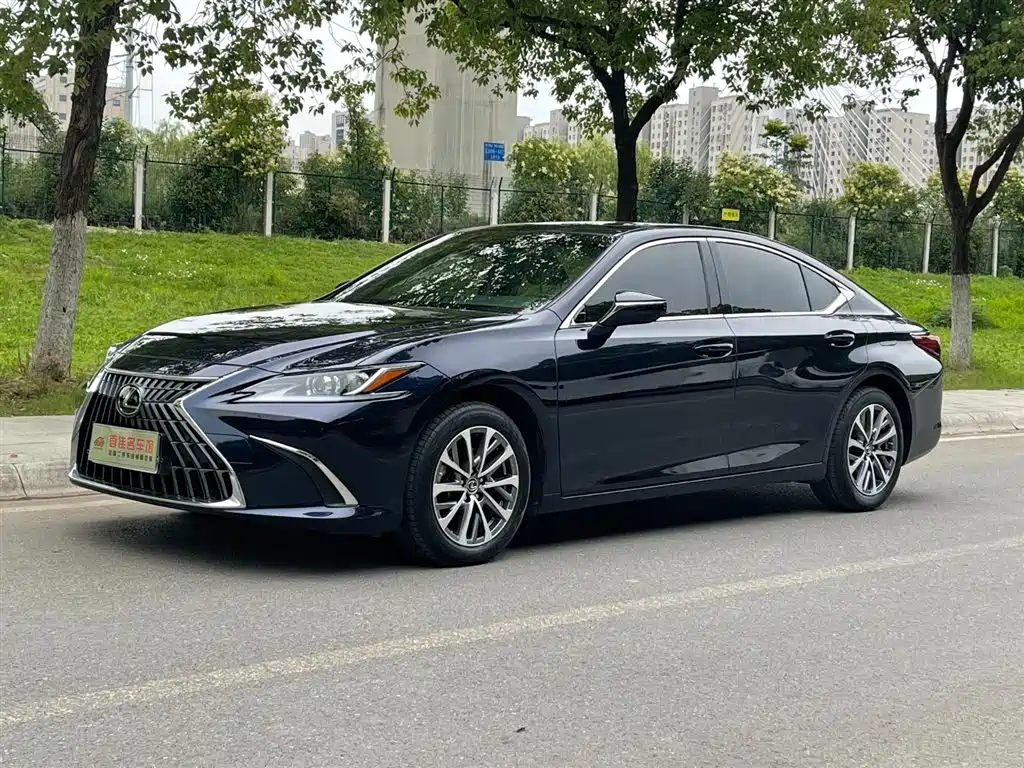 Lexus ES 2023 — фото 2