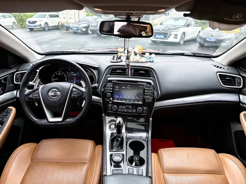 Nissan Cima 2017 — фото 25
