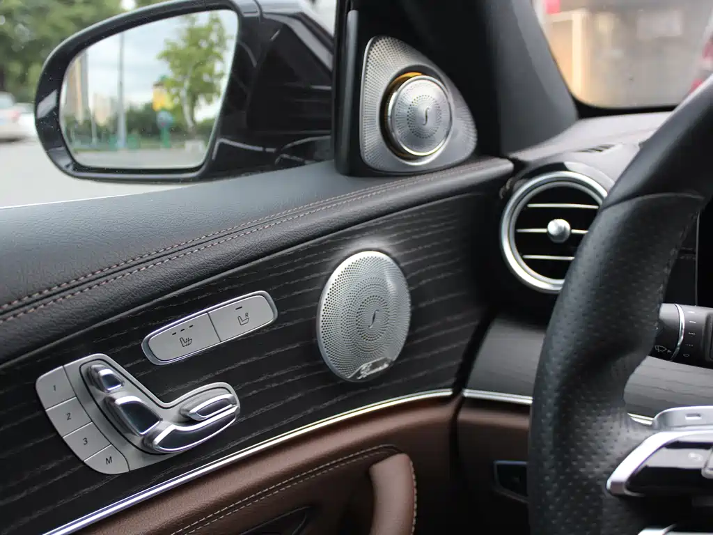 Mercedes-Benz E-Class 2022 — фото 19