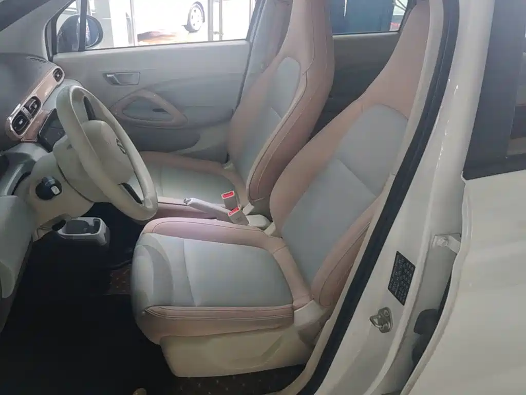 Leapmotor Zero Running T03 2024 — фото 15
