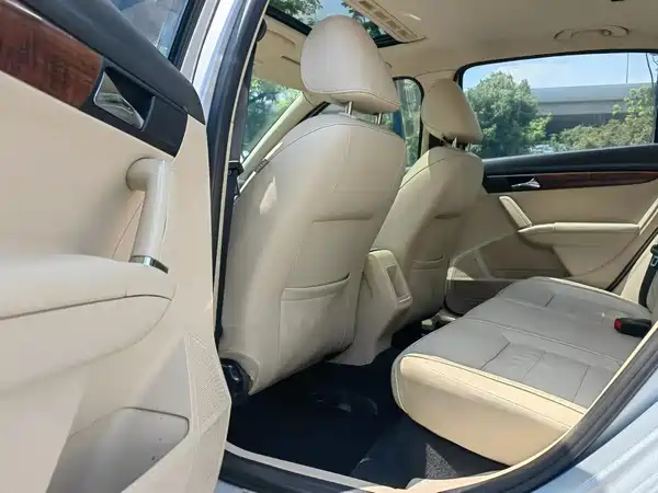 Volkswagen Lavida 2013
