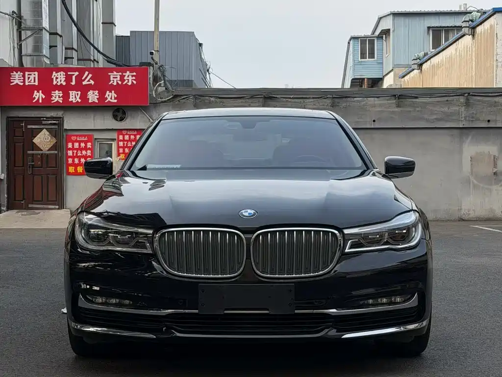 BMW 7 Series 2018 — фото 2