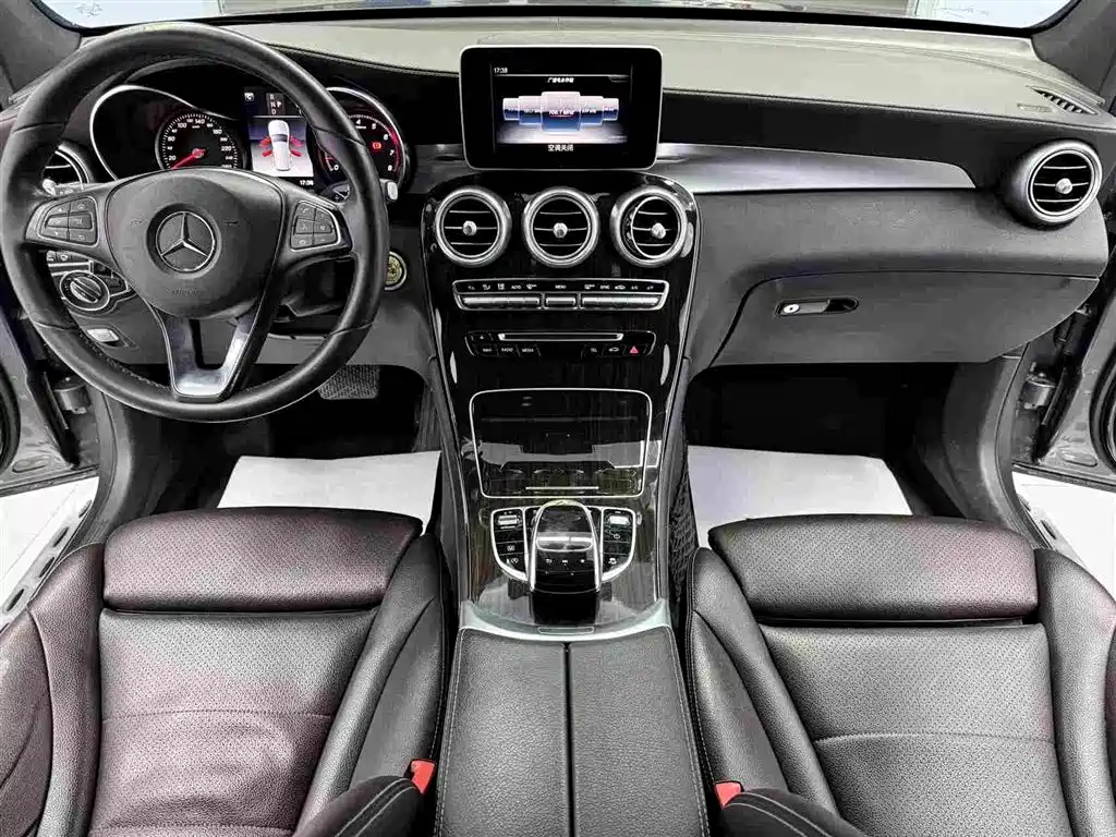 Mercedes-Benz GLC 2018 — фото 9