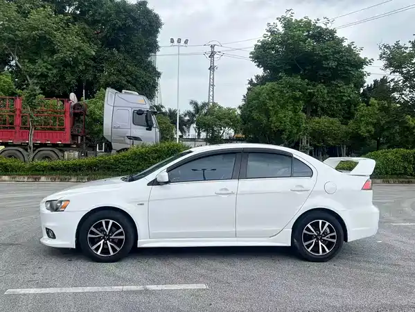 Mitsubishi Lancer EX 2014