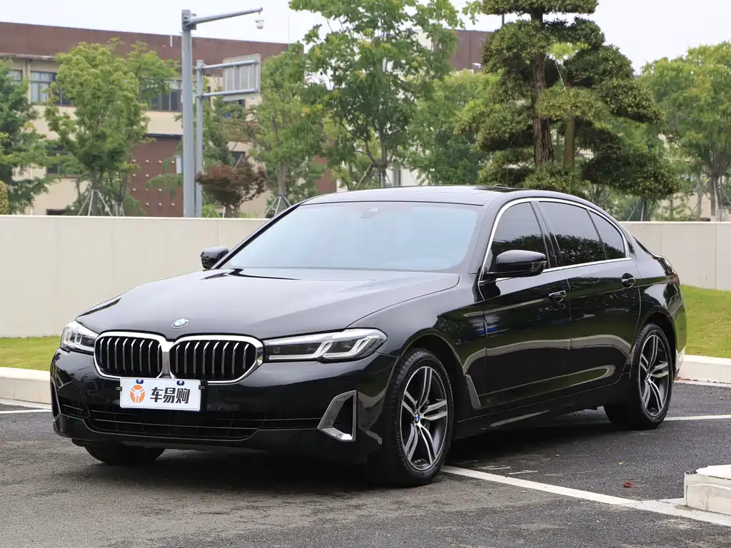 BMW 5 Series 2021 — фото 1