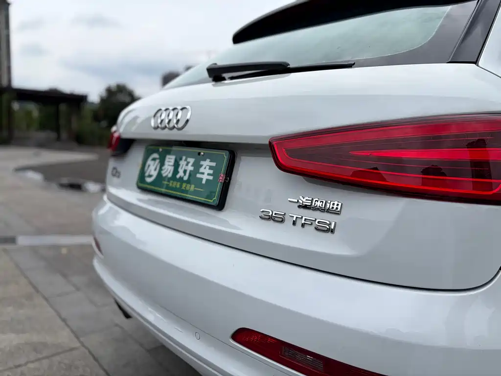 Audi Q3 2016 — фото 12