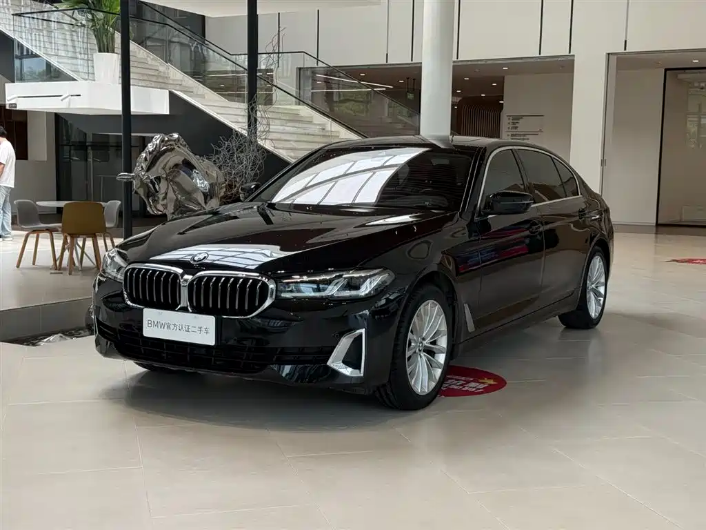 BMW 5 Series 2021 — фото 1