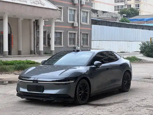 Zeekr 007 2025