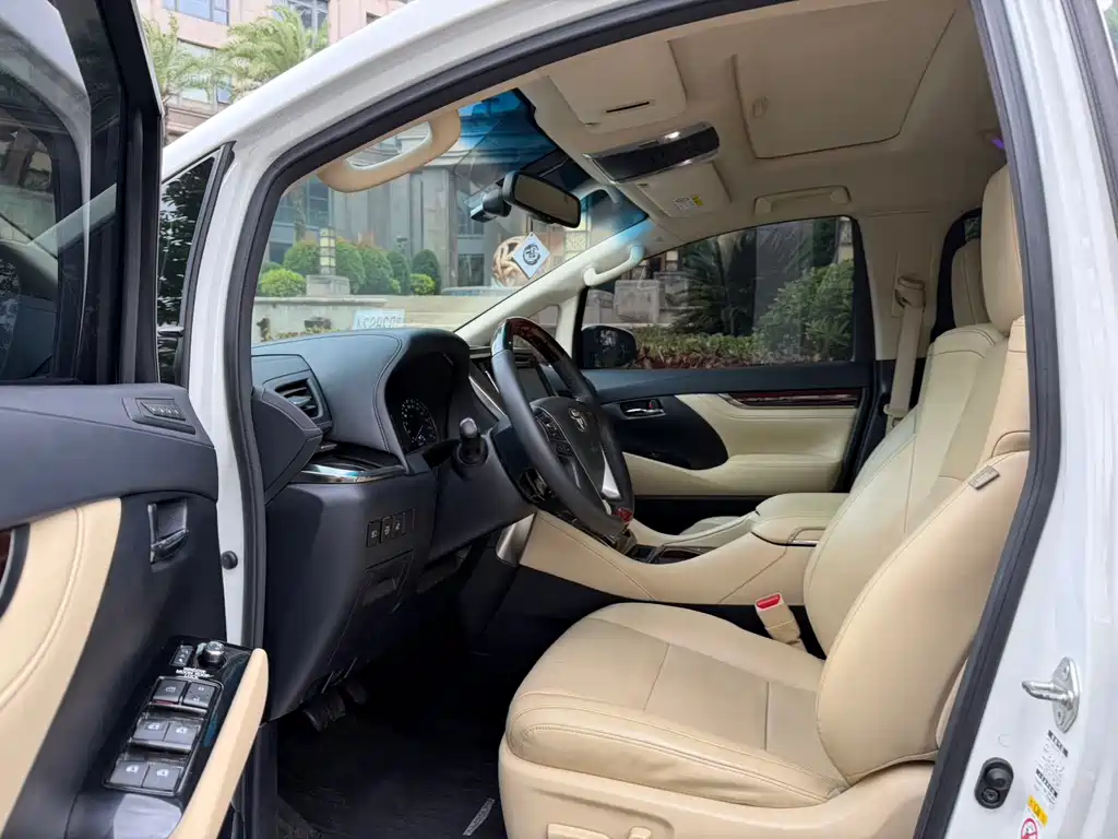 Toyota Alphard 2016