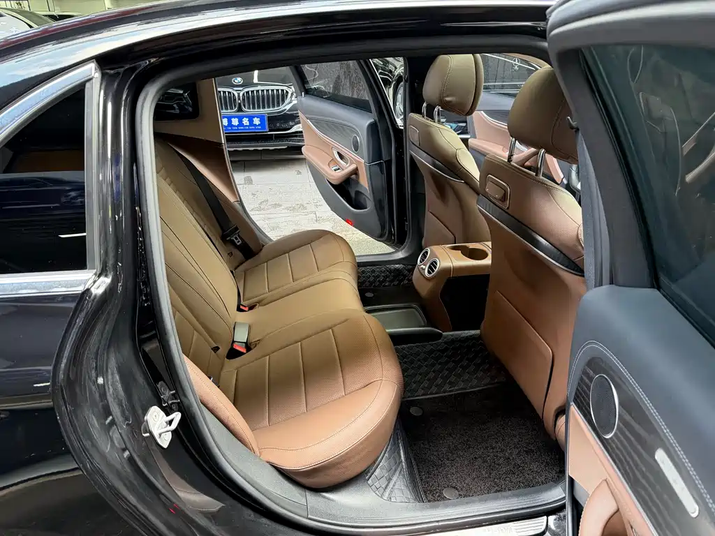 Mercedes-Benz E-Class 2020 — фото 17