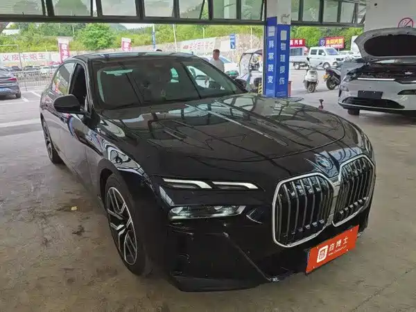 BMW 7 Series 2025