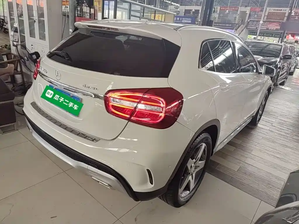 Mercedes-Benz GLA 2014