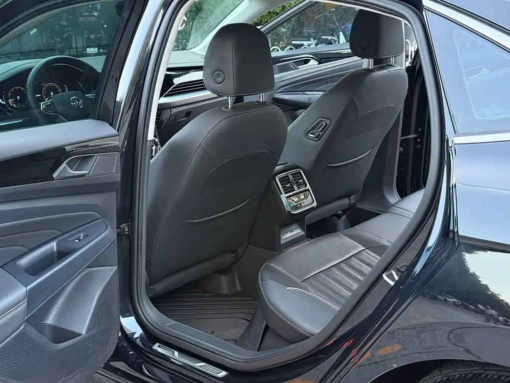 Volkswagen Passat 2023