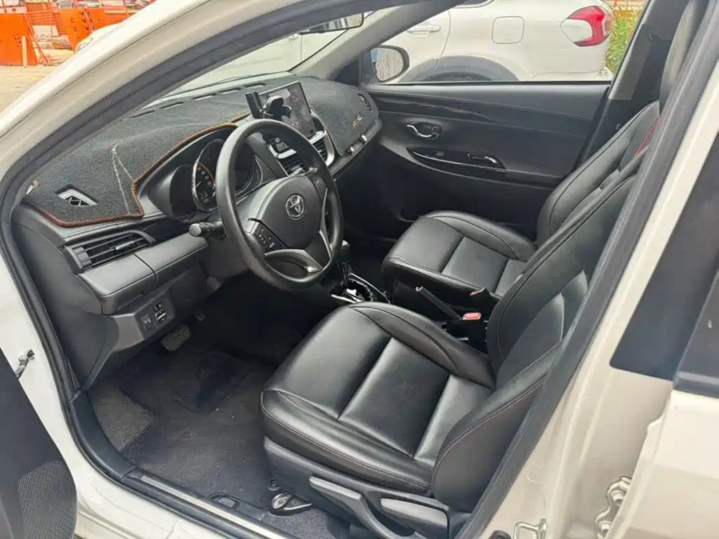 Toyota Yaris L 2020 — фото 3
