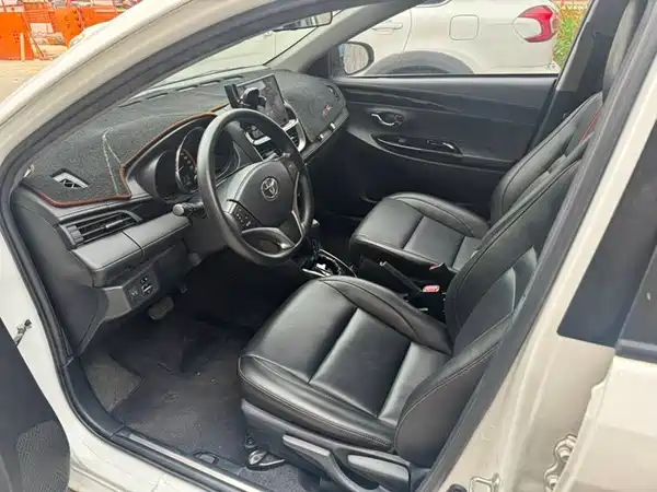 Toyota Yaris L 2020