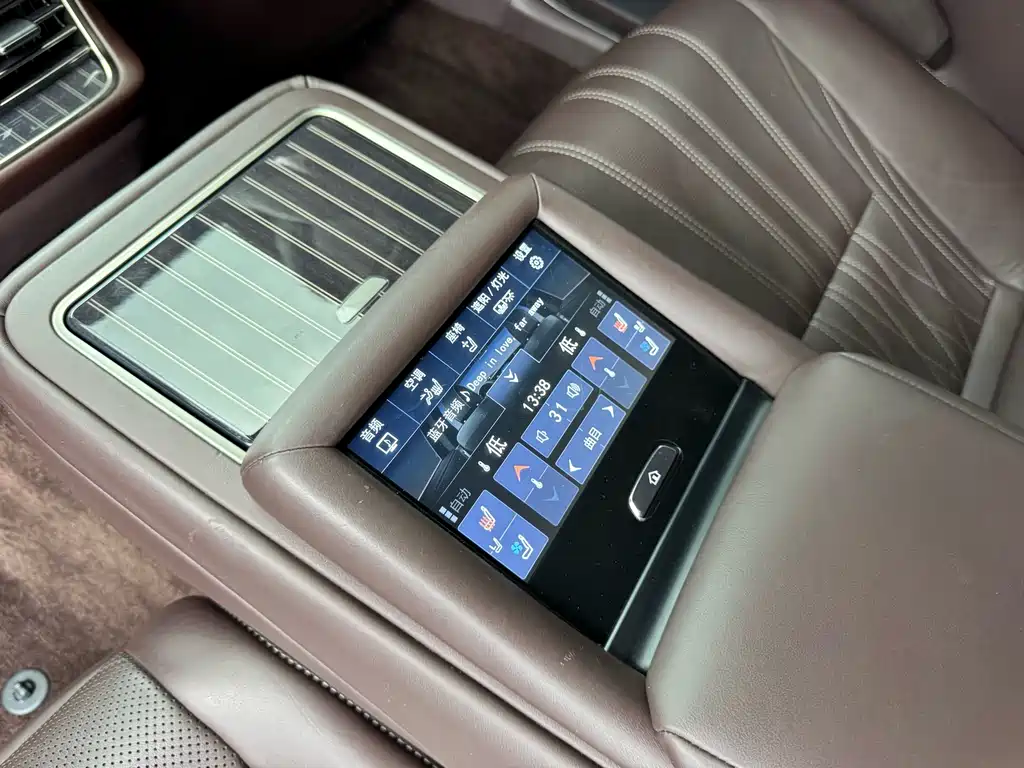Lexus LS 2019 — фото 15