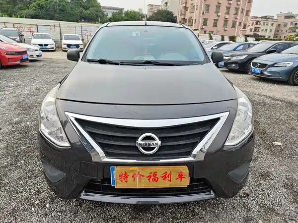 Nissan Sunny 2015