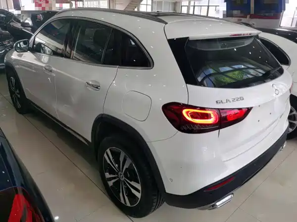 Mercedes-Benz GLA 2023