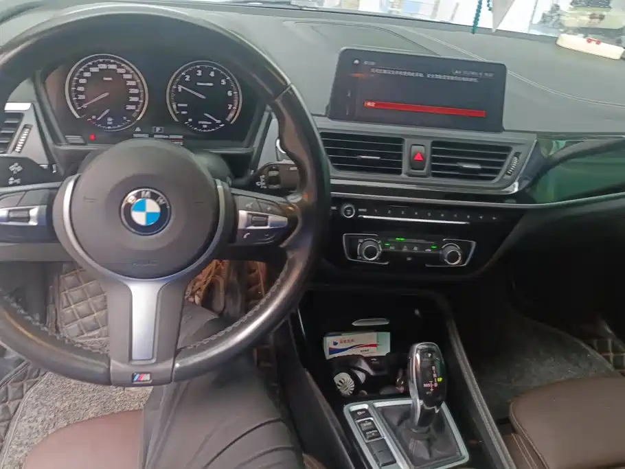 BMW 1 Series 2020 — фото 12