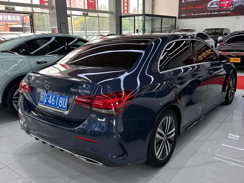 Mercedes-Benz A-Class 2019 — фото 12