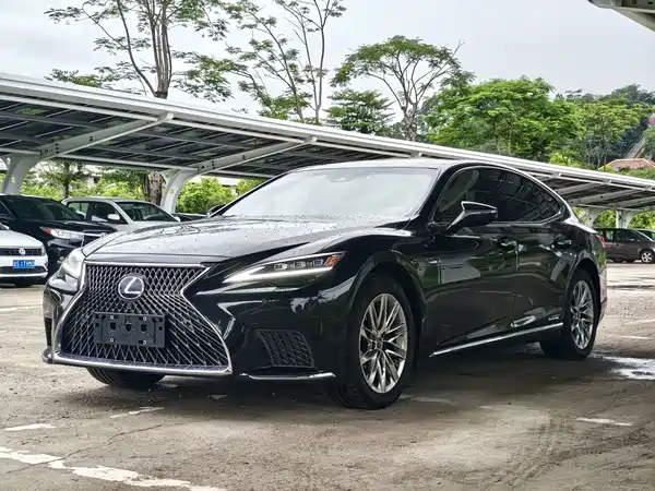 Lexus LS 2021