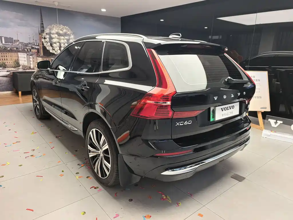 Volvo XC60 PHEV 2021 — фото 15