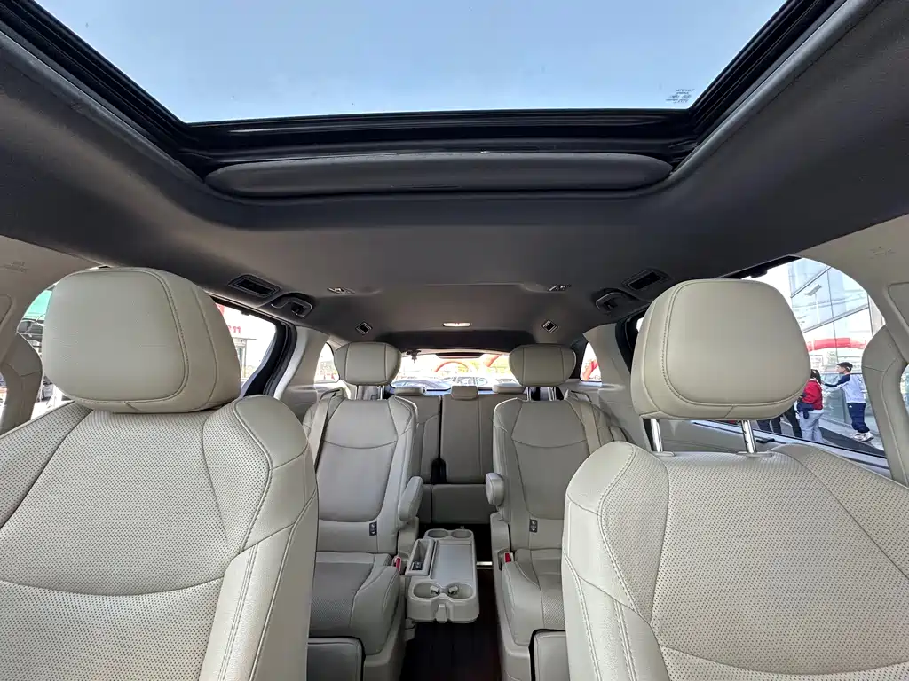 Toyota Sienna 2023 — фото 14