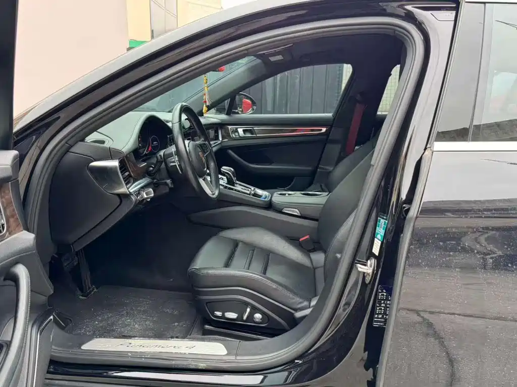 Porsche Panamera 2020
