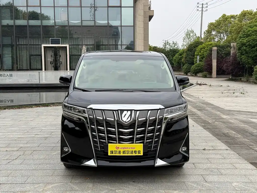 Toyota Alphard 2019 — фото 1