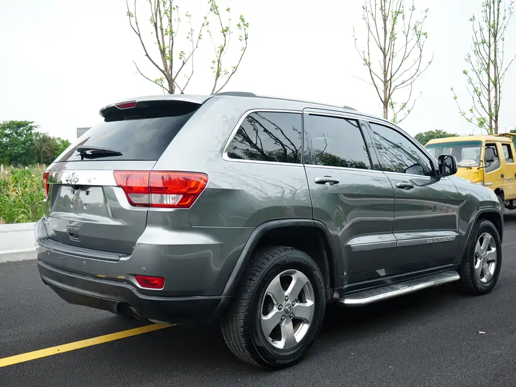 Jeep Grand Cherokee 2013 — фото 5