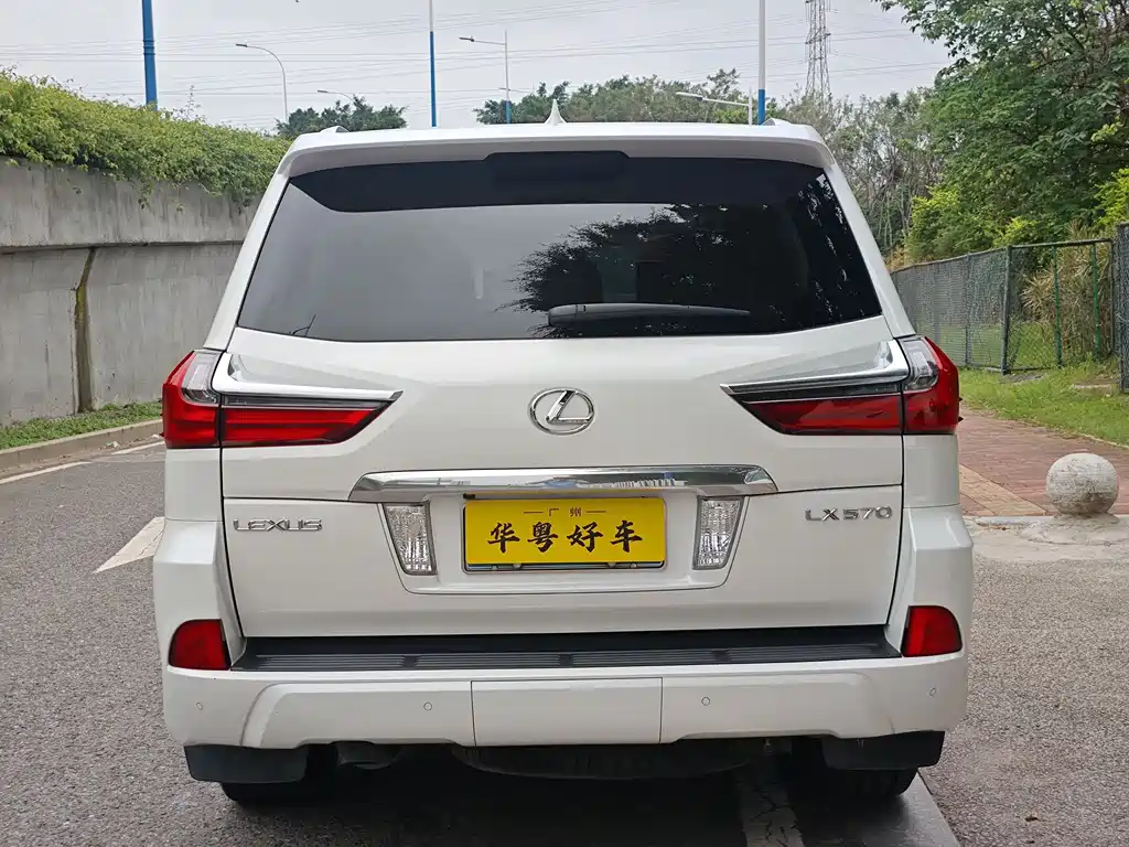 Lexus LX 2016 — фото 3