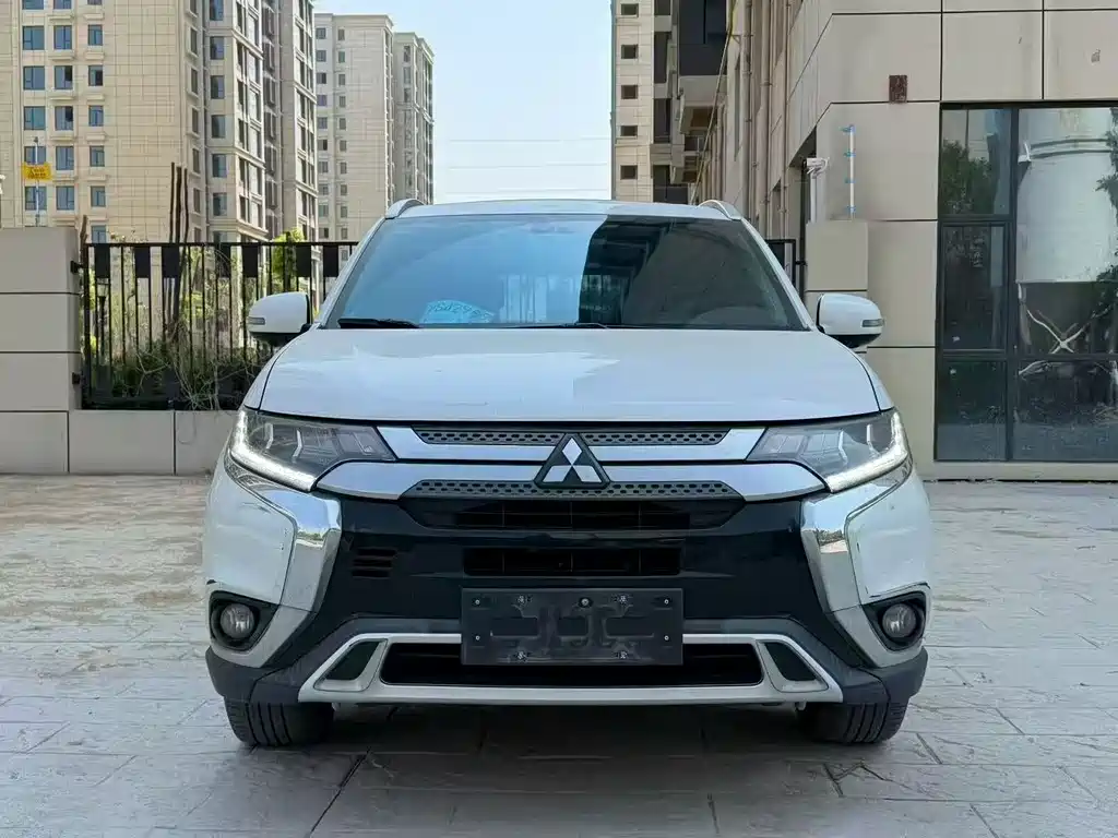 Mitsubishi Outlander 2021