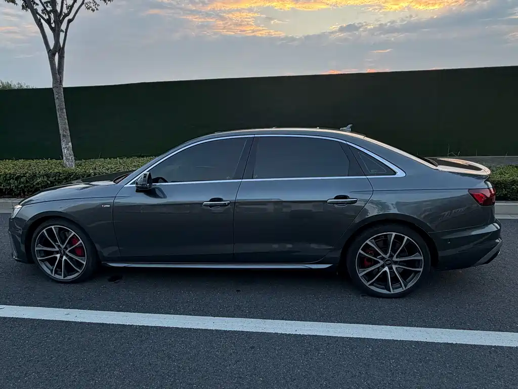 Audi A4L 2020
